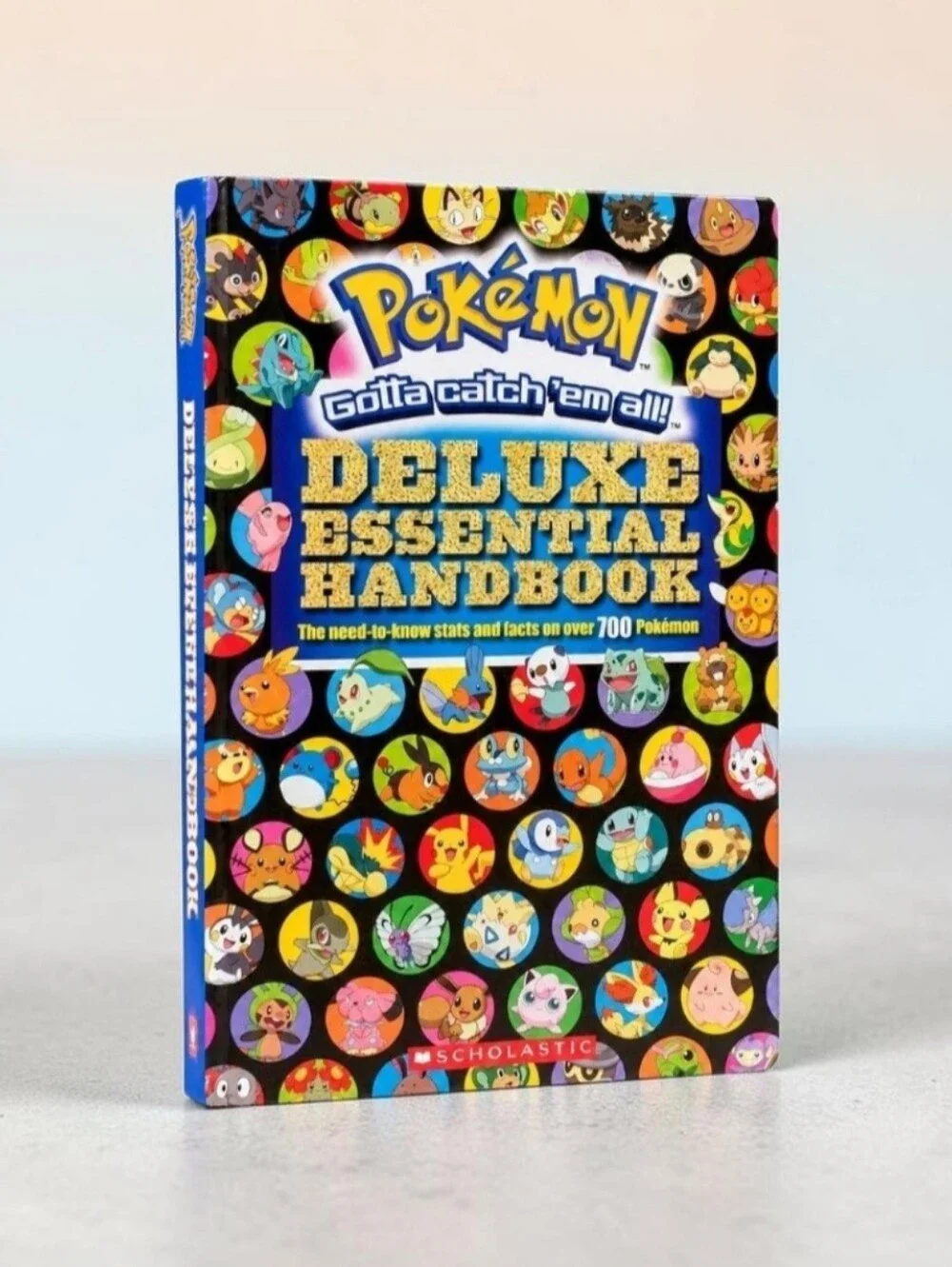 2015 Pokémon Deluxe Essential Handbook Scholastic: Stats & Facts 700+ Pokémon. B